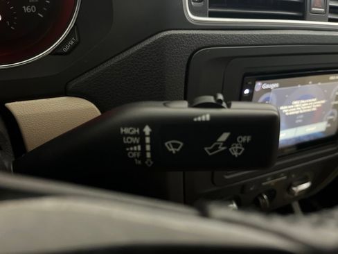 Used 2017 Volkswagen Jetta SE FWD image 61