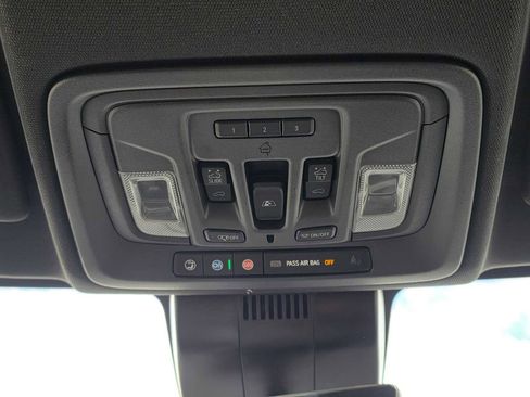 Used 2024 Chevrolet Silverado 2500 High Country w/ High Country Premium Package AWD/4WD image 30