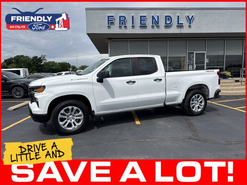 Used 2022 Chevrolet Silverado 1500 W/T w/ WT Value Package AWD/4WD image 2