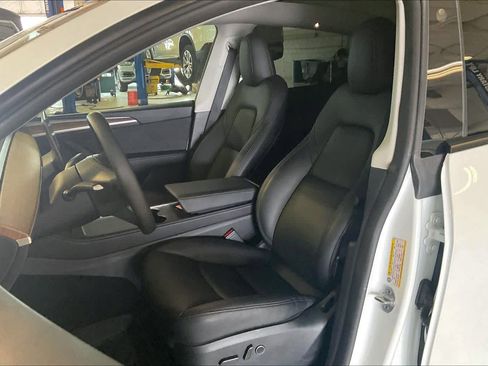 Used 2024 Tesla Model Y Performance image 7