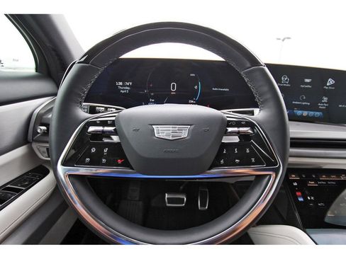 Certified 2026 Cadillac Vistiq Luxury image 15