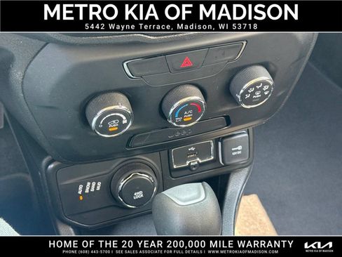 Used 2020 Jeep Renegade Sport AWD/4WD image 21