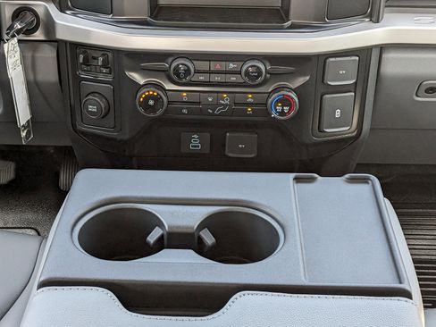 New 2025 Ford F250 XL w/ XL Chrome Package image 19