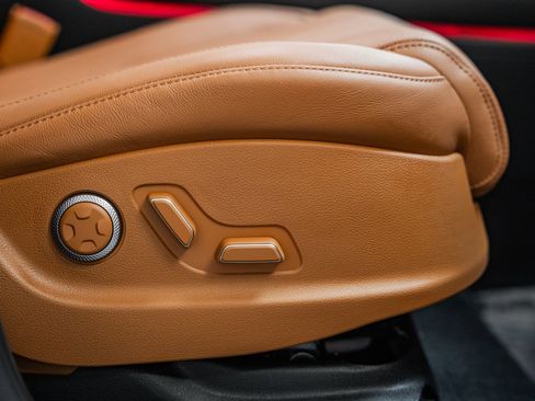 Used 2025 Genesis GV80 2.5T Prestige image 42