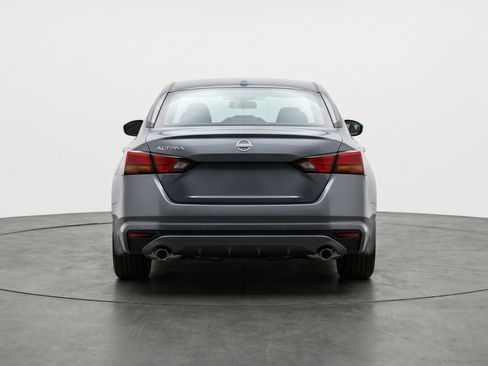Used 2025 Nissan Altima 2.5 SV FWD image 7