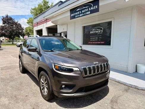 Used 2019 Jeep Cherokee Latitude Plus w/ Comfort/Convenience Group AWD/4WD image 11