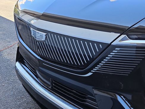 New 2025 Cadillac Escalade IQ Luxury 1 w/ Smart Trailering package image 12