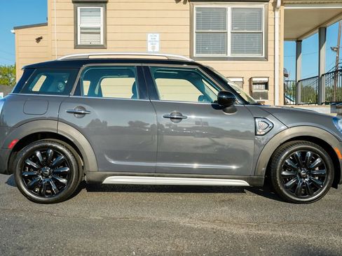Used 2019 MINI Cooper Countryman S w/ Premium Package FWD image 4