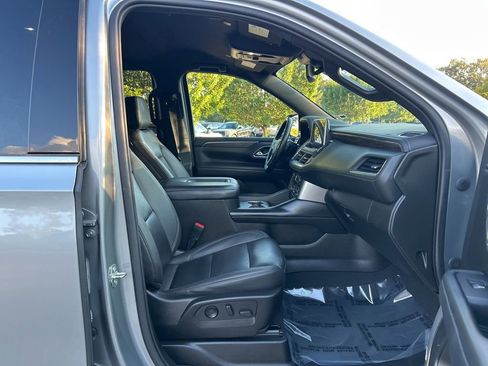 Used 2023 Chevrolet Suburban LT image 39