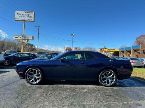 Used 2017 Dodge Challenger SXT Plus image 8