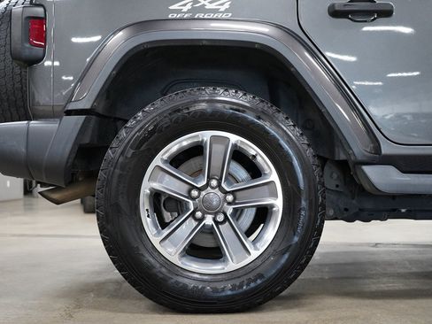 Used 2019 Jeep Wrangler Unlimited Sahara AWD/4WD image 37