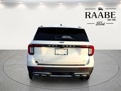 Used 2025 Ford Explorer Active w/ Active Comfort Package image 10
