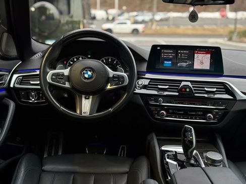 Used 2019 BMW 530i xDrive w/ M Sport Package image 26