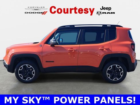 Used 2017 Jeep Renegade Trailhawk w/ Premium Trailhawk Package image 7
