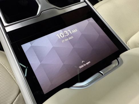 Used 2023 Land Rover Range Rover SV image 36