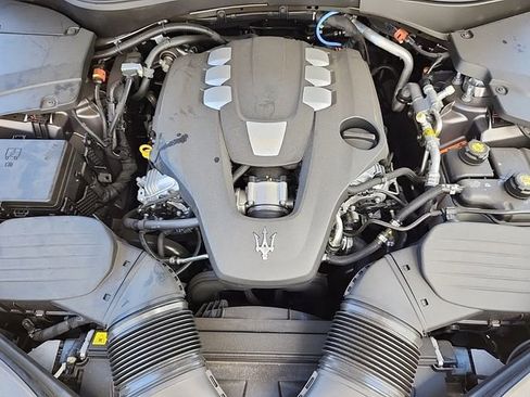 New 2023 Maserati Levante GT image 16