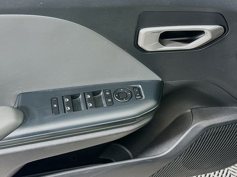 Used 2025 Kia K4 FWD image 15