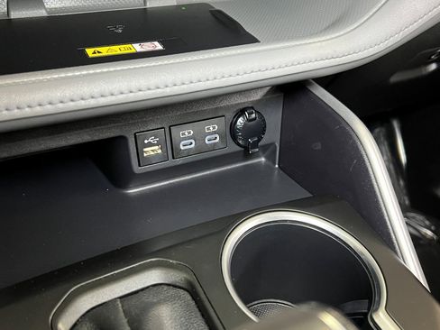 Used 2023 Toyota Highlander XLE image 48