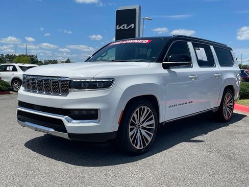 Used 2024 Jeep Grand Wagoneer L Series III AWD/4WD image 3