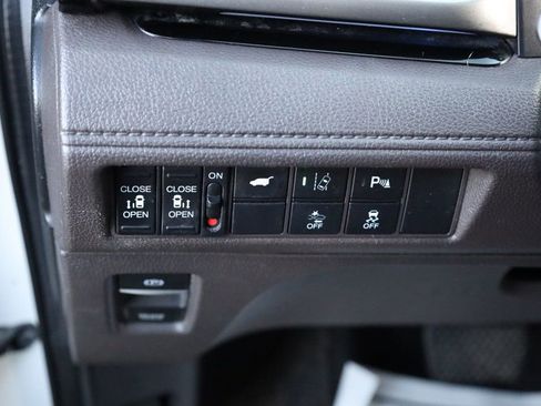 Used 2018 Honda Odyssey Elite image 32