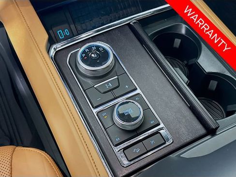 Certified 2024 Ford Expedition Platinum image 17