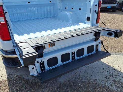 New 2026 Chevrolet Silverado 1500 LTZ w/ LTZ Premium Package AWD/4WD image 15