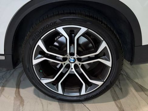 Used 2021 BMW X5 xDrive40i w/ Executive Package AWD/4WD image 33