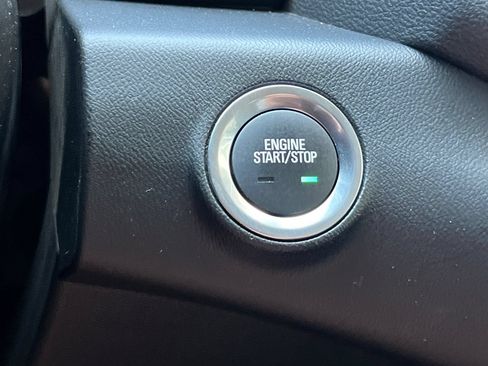 Used 2024 GMC Terrain SLT AWD/4WD image 29