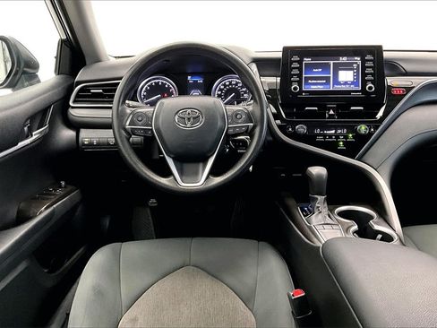 Used 2022 Toyota Camry LE image 5