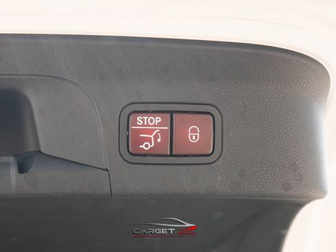 Used 2018 Mercedes-Benz GLC 300 4MATIC Coupe image 50