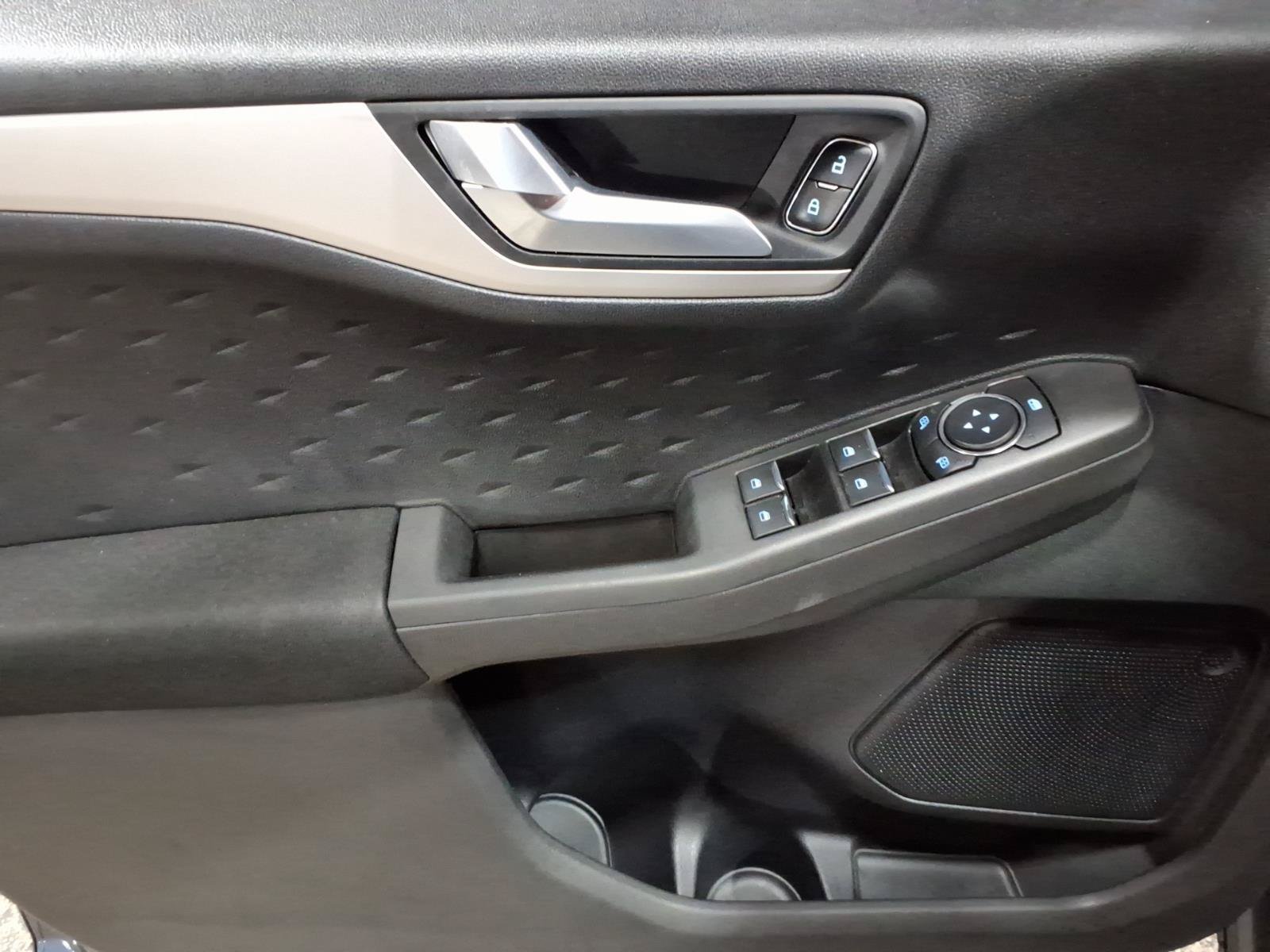 Used 2020 Ford Escape SE Sport FWD image 9