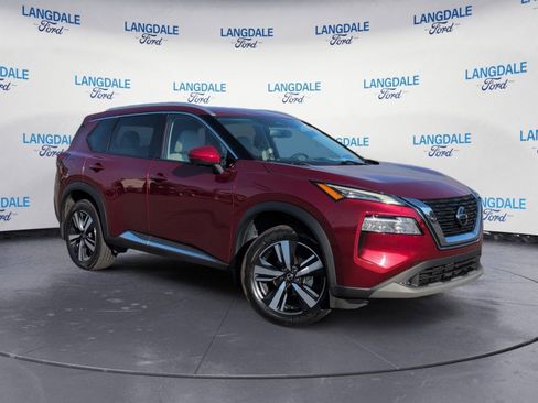 Used 2021 Nissan Rogue SL w/ Premium Package image 2