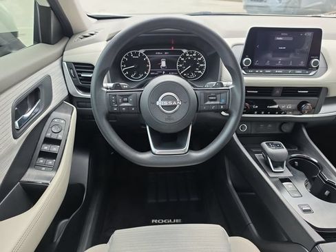 Certified 2023 Nissan Rogue SV FWD image 13