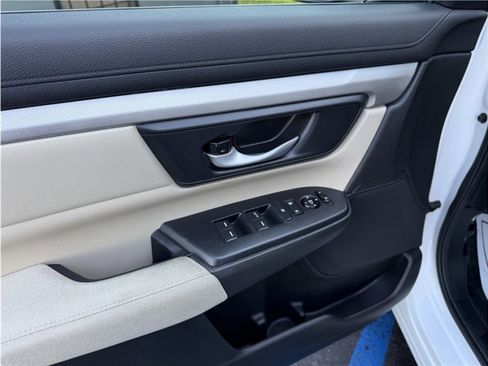 Used 2019 Honda CR-V LX image 17