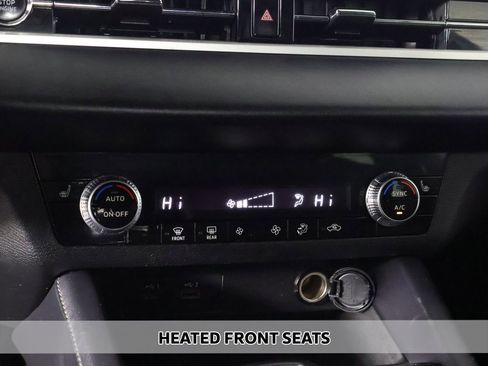 Used 2023 Mitsubishi Outlander SE image 7