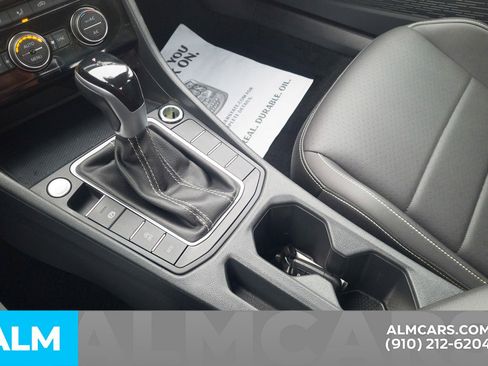 Used 2024 Volkswagen Jetta SE image 25