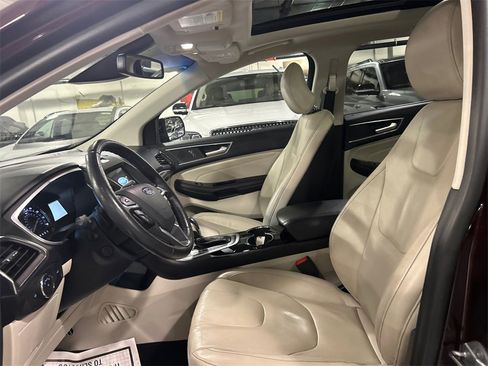 Used 2018 Ford Edge Titanium w/ Equipment Group 301A image 10