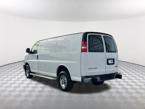 Used 2023 GMC Savana 2500 w/ Driver Convenience Package image 9