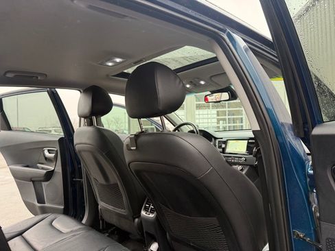 Used 2018 Kia Niro Touring image 21