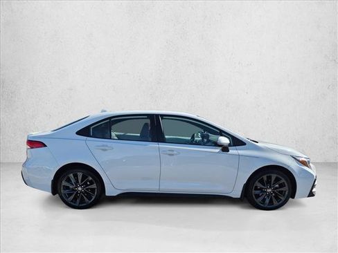 Used 2024 Toyota Corolla SE FWD image 4