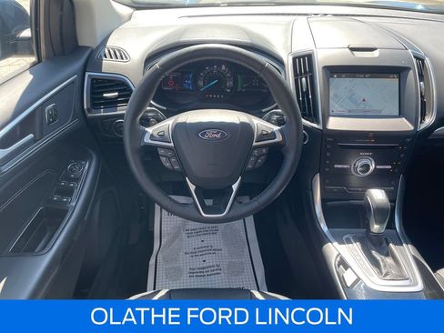 Used 2017 Ford Edge Titanium w/ Technology Package FWD image 24