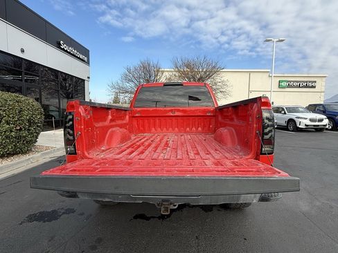 Used 2018 GMC Sierra 1500 SLE image 25