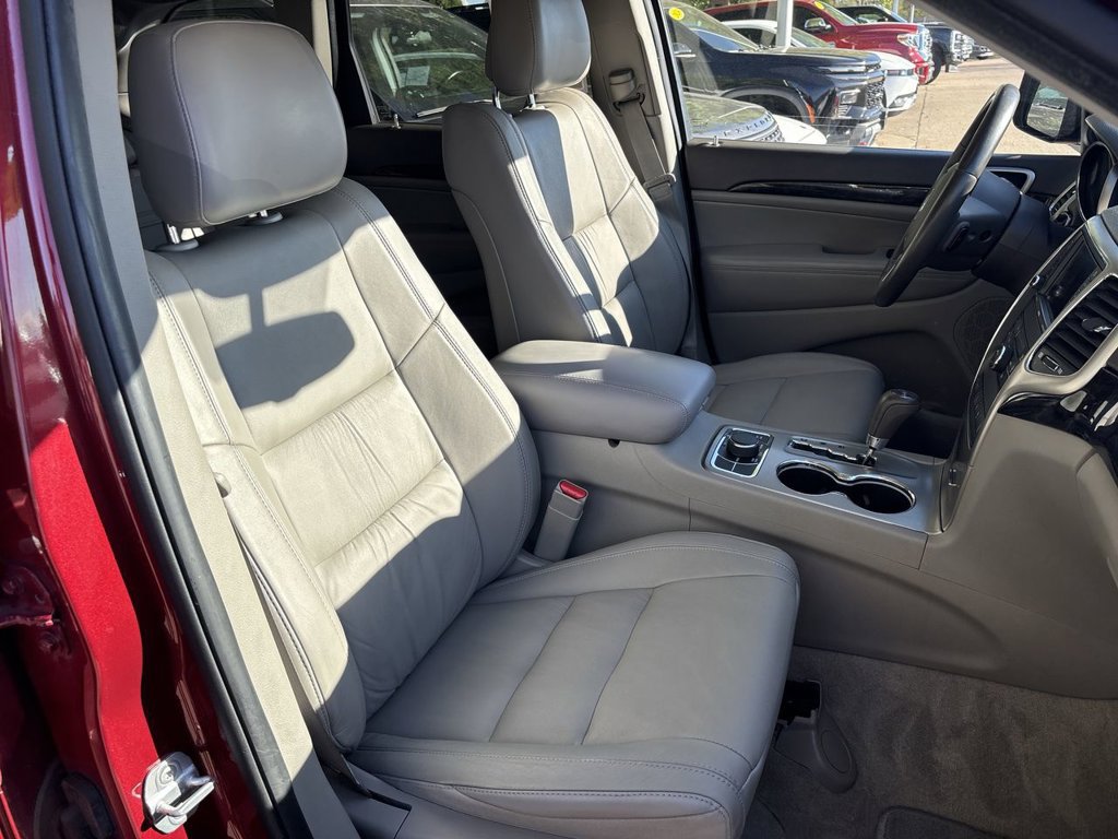 Used 2012 Jeep Grand Cherokee Laredo AWD/4WD image 33