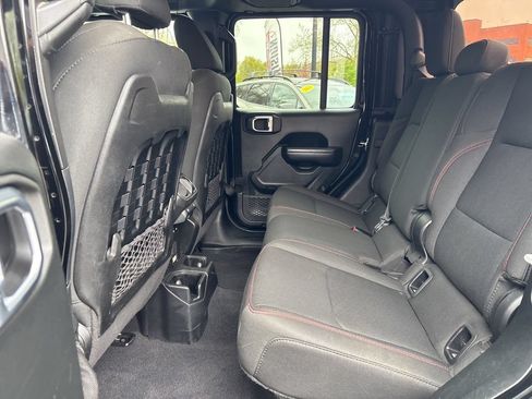 Used 2021 Jeep Gladiator Rubicon w/ Cold Weather Group AWD/4WD image 13