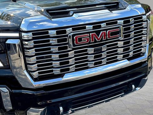 Used 2024 GMC Sierra 2500 Denali w/ Technology Package AWD/4WD image 34