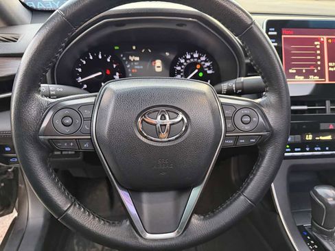 Used 2019 Toyota Avalon XLE w/ Moonroof Package image 14