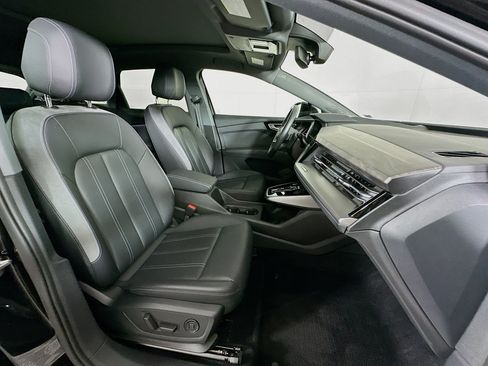 Used 2023 Audi Q4 e-tron Prestige AWD/4WD image 33