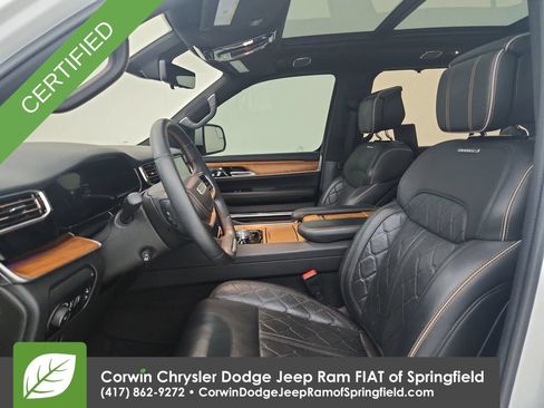 Used 2022 Jeep Grand Wagoneer Series III w/ Rear Seat Video Group 1 AWD/4WD image 18