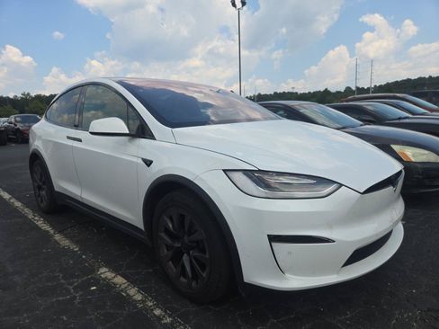 Used 2023 Tesla Model X AWD/4WD image 3