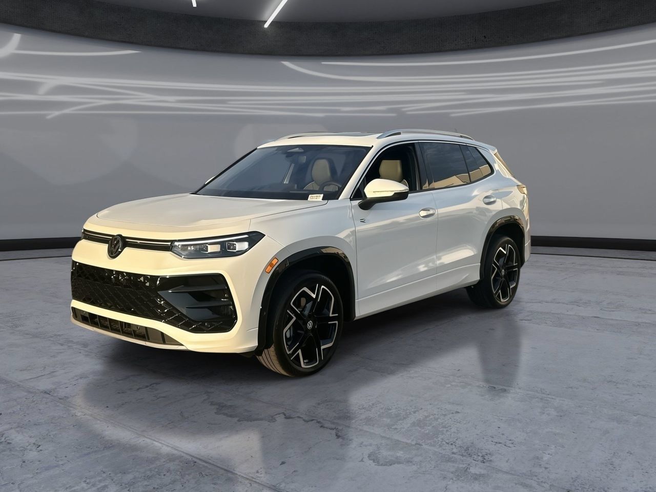 New 2026 Volkswagen Tiguan SEL R-Line AWD/4WD image 3